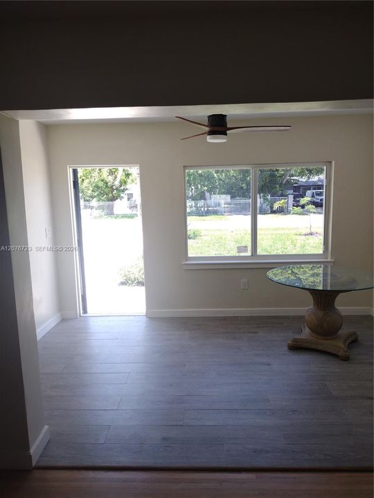 Foyer/Florida Room