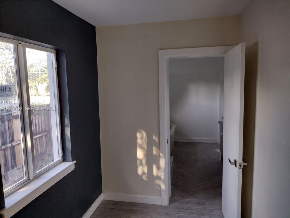 sitting / dressing area