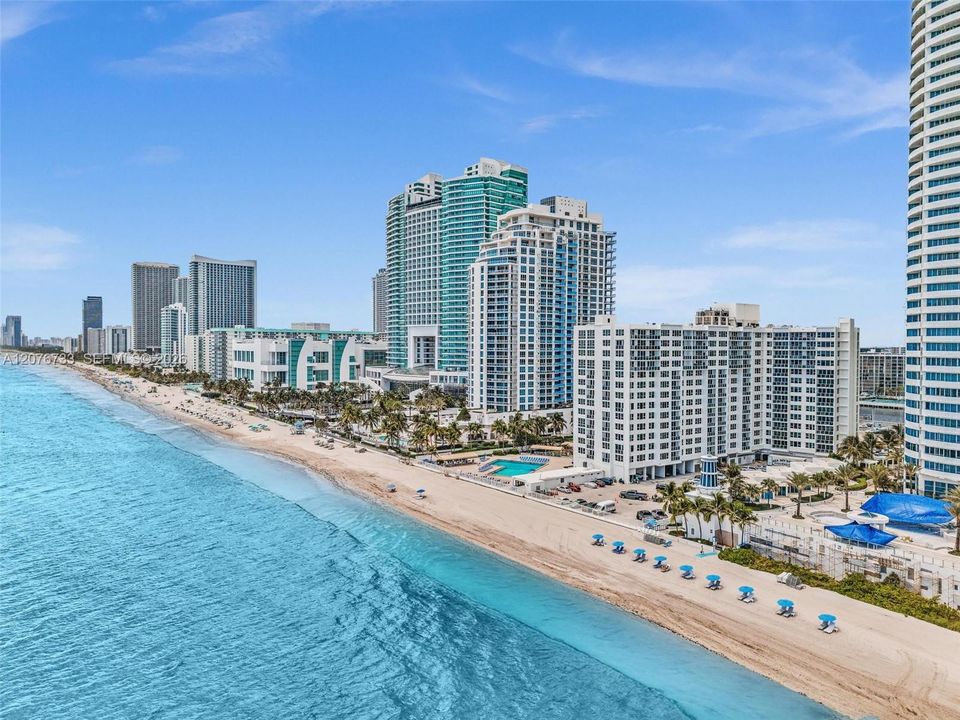 For Rent: $2,400 (1 beds, 1 baths, 790 Square Feet)