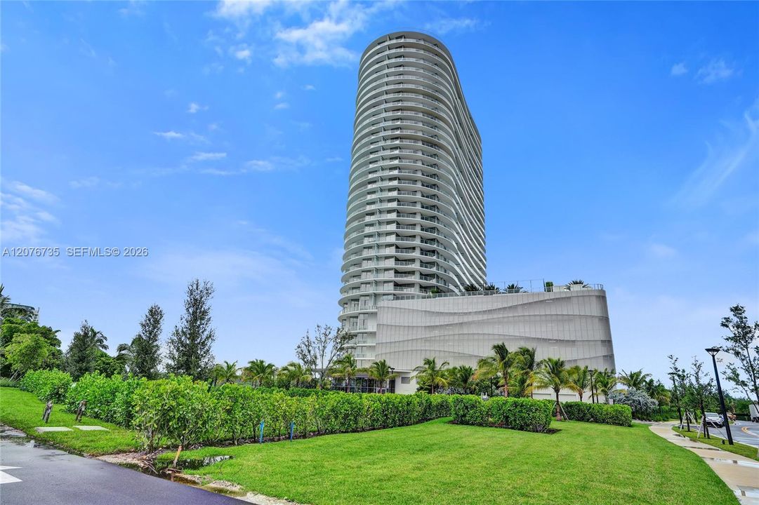 На продажу: $2,350,000 (2 спален, 3 ванн, 1571 Квадратных фут)