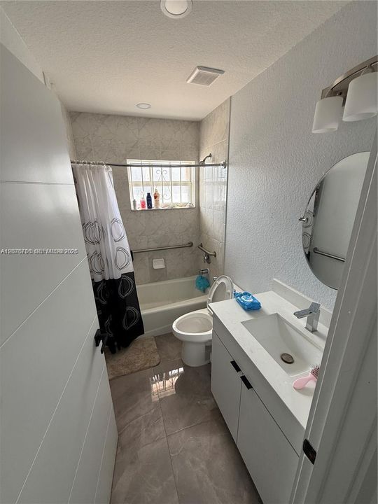 For Rent: $2,850 (2 beds, 2 baths, 940 Square Feet)