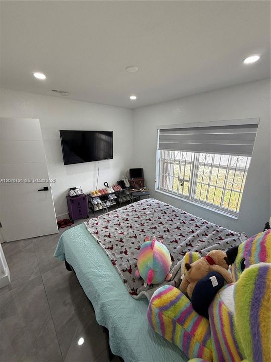 For Rent: $2,850 (2 beds, 2 baths, 940 Square Feet)