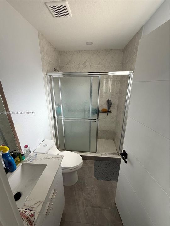 For Rent: $2,850 (2 beds, 2 baths, 940 Square Feet)