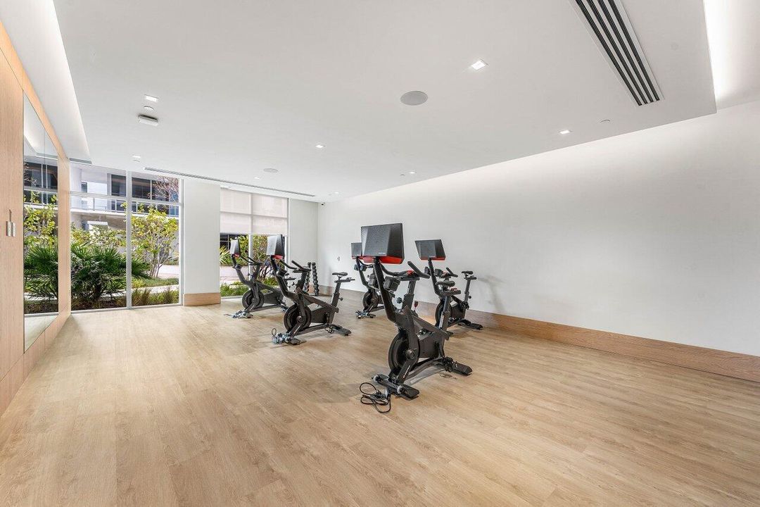 041-220LakeShoreDrive-702-LakePark-FL-33