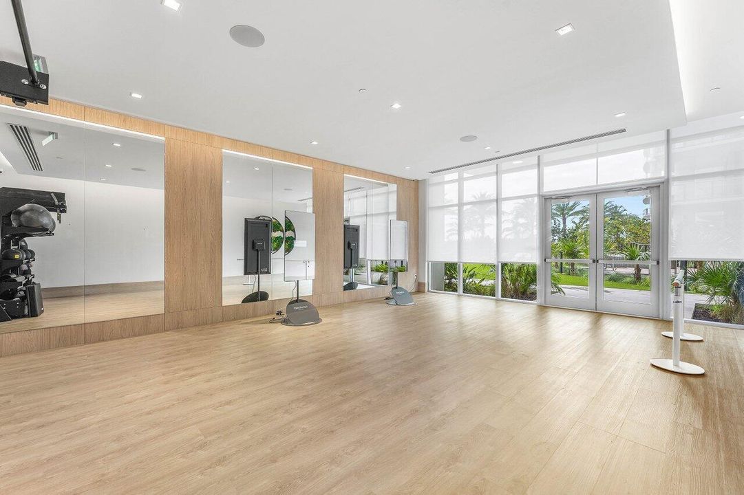 040-220LakeShoreDrive-702-LakePark-FL-33