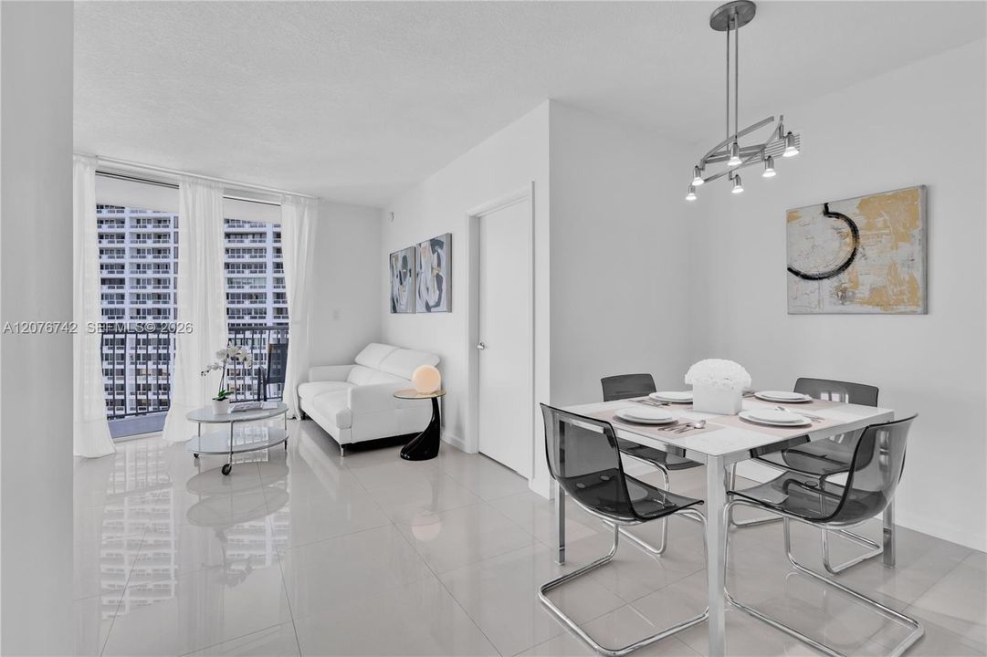 For Rent: $4,500 (2 beds, 2 baths, 1048 Square Feet)