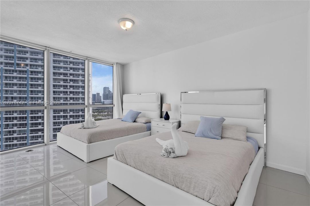 For Rent: $4,500 (2 beds, 2 baths, 1048 Square Feet)