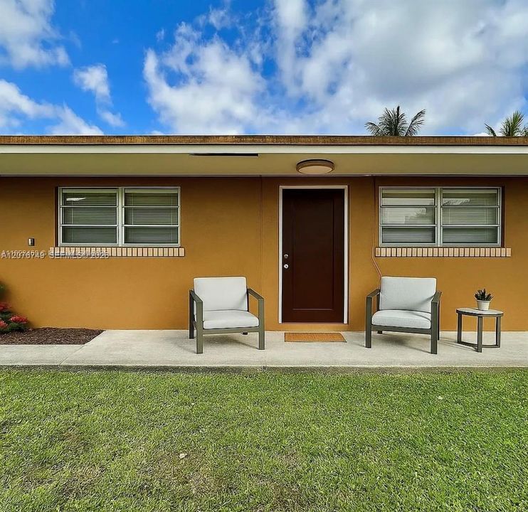 For Rent: $2,200 (2 beds, 1 baths, 1719 Square Feet)