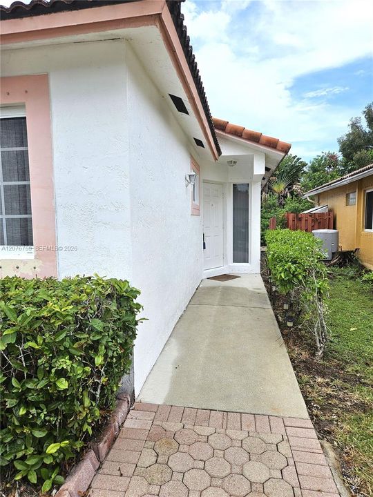 For Rent: $3,000 (2 beds, 2 baths, 1232 Square Feet)