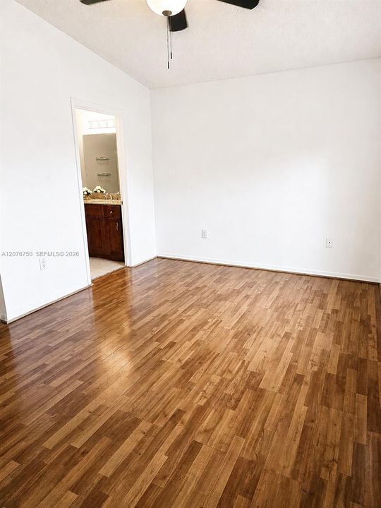 For Rent: $3,000 (2 beds, 2 baths, 1232 Square Feet)