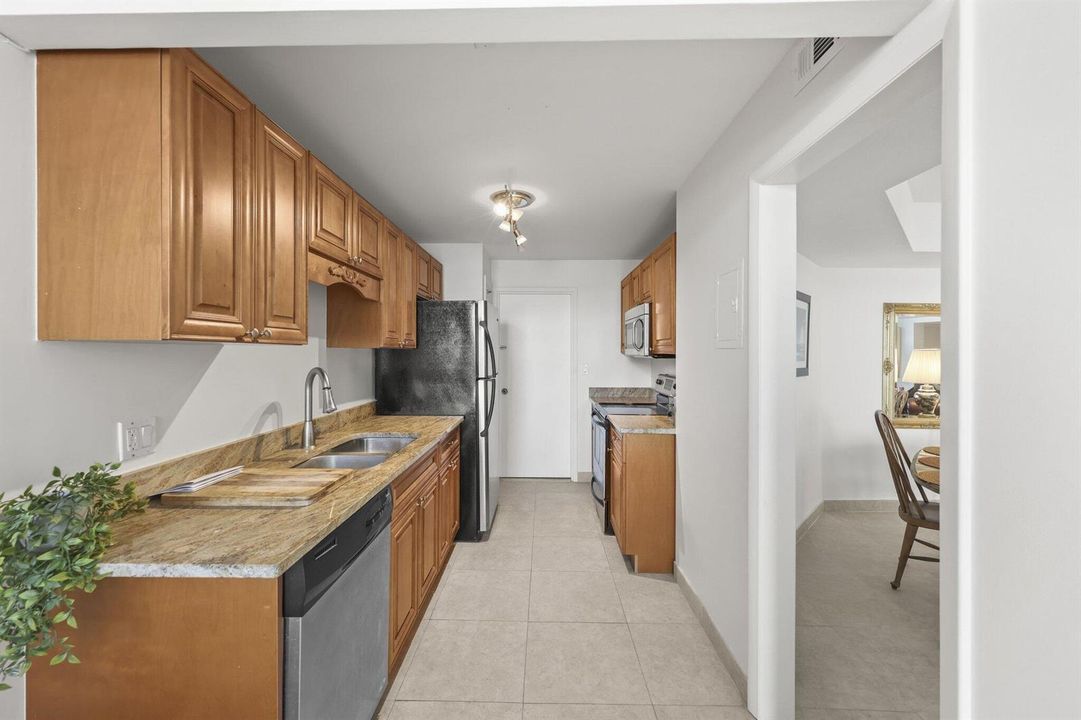 2860 S Ocean Blvd - 10.jpg-SMALL