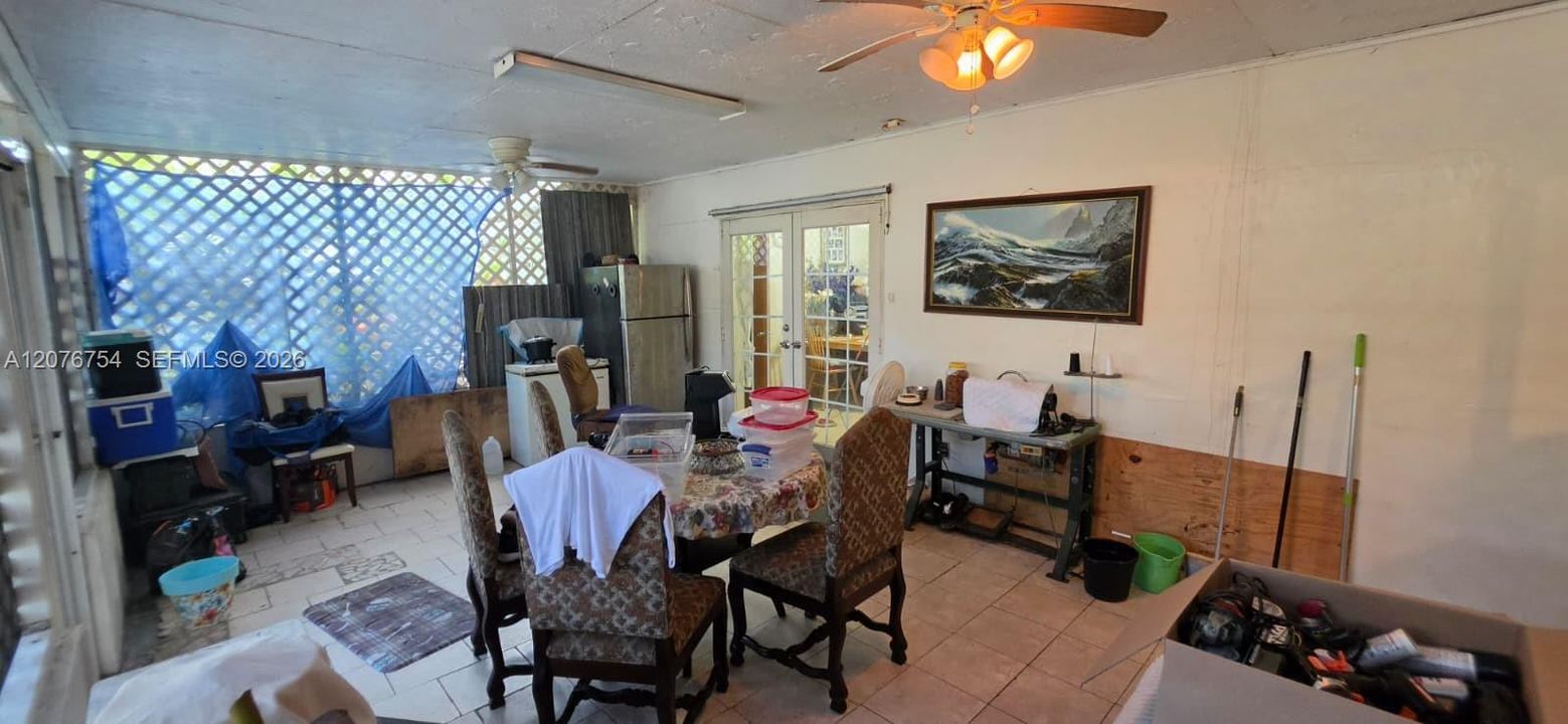 Activo con contrato: $450,000 (4 camas, 2 baños, 1707 Pies cuadrados)