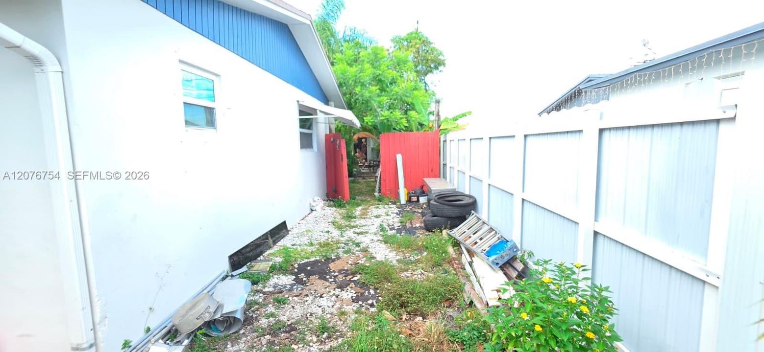 Activo con contrato: $450,000 (4 camas, 2 baños, 1707 Pies cuadrados)