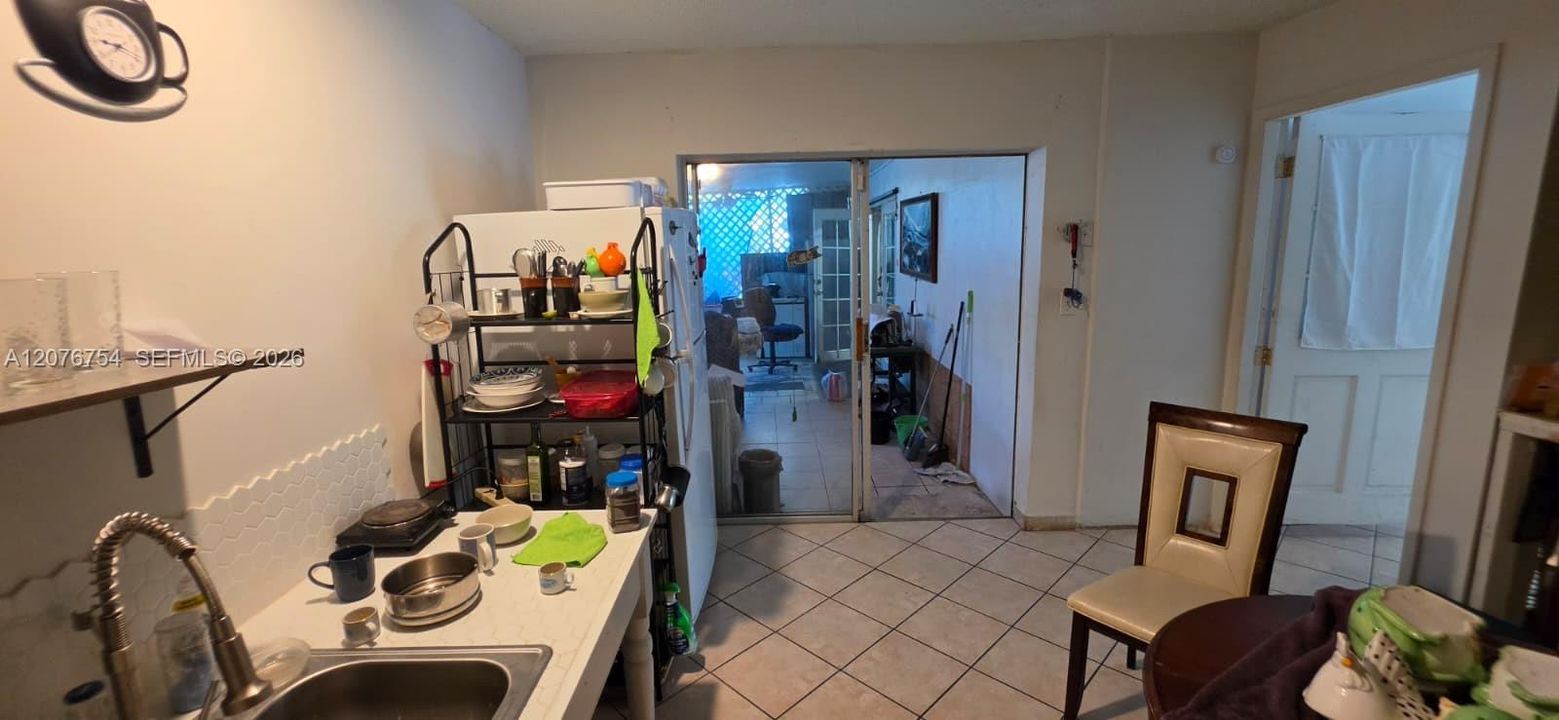 Activo con contrato: $450,000 (4 camas, 2 baños, 1707 Pies cuadrados)