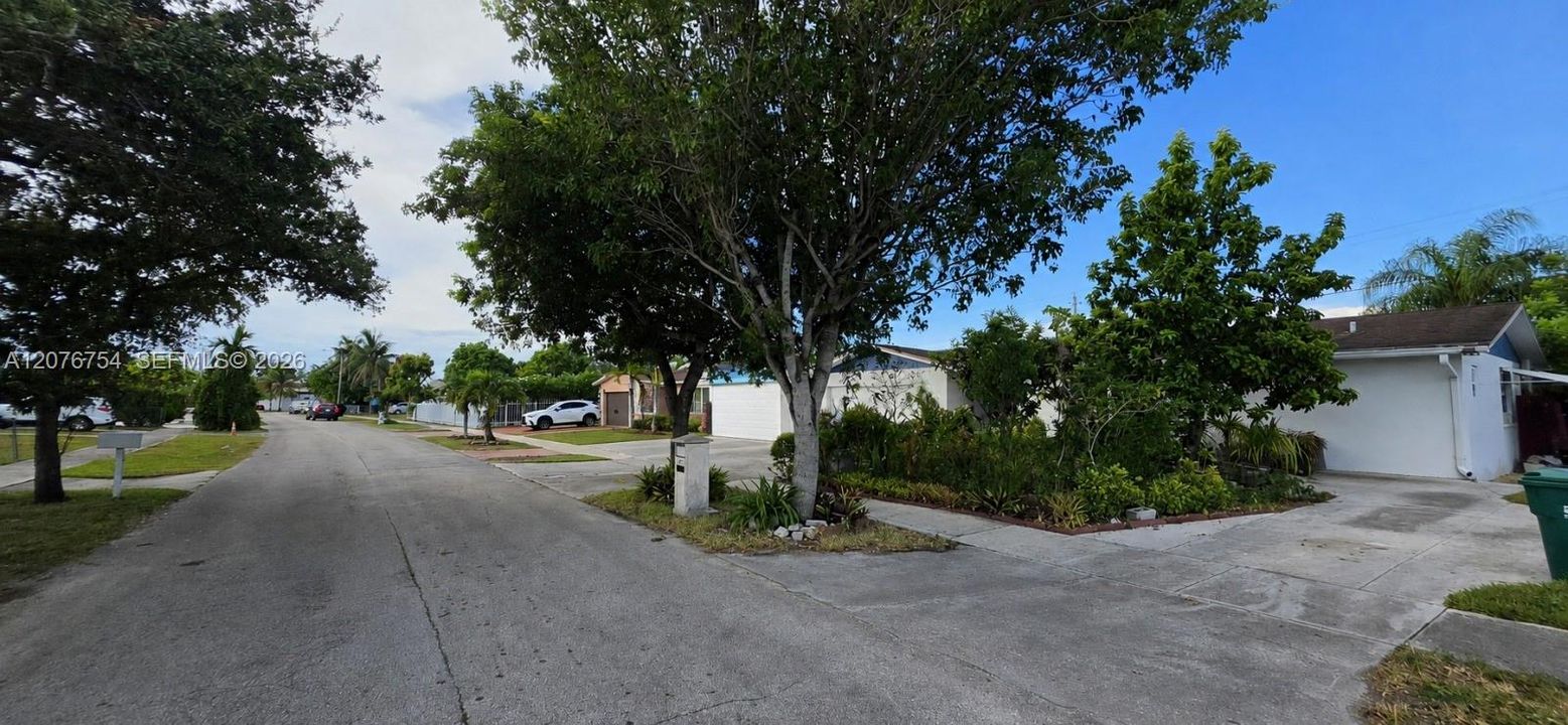 Activo con contrato: $450,000 (4 camas, 2 baños, 1707 Pies cuadrados)