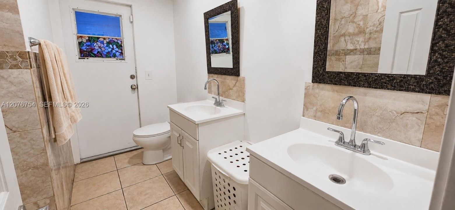 Activo con contrato: $450,000 (4 camas, 2 baños, 1707 Pies cuadrados)