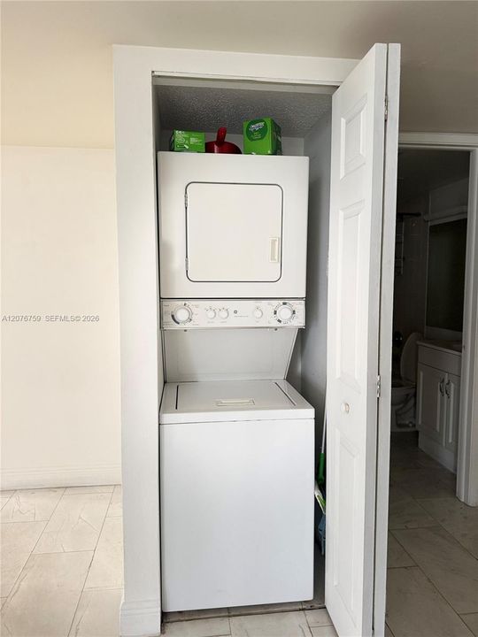 На продажу: $549,000 (2 спален, 2 ванн, 1065 Квадратных фут)