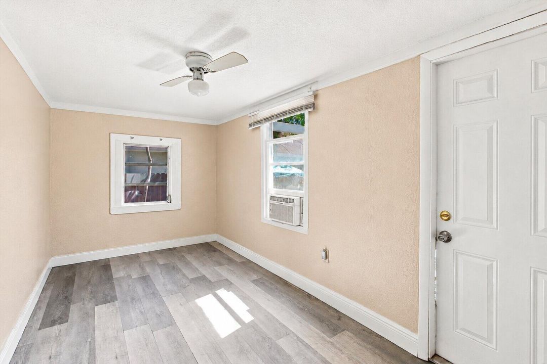 11-Property Photo 011