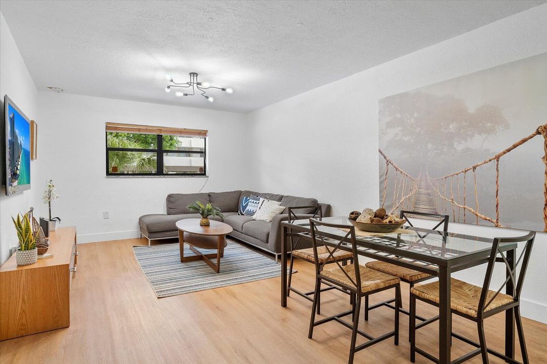 04-3522 NE 166th St #6_6