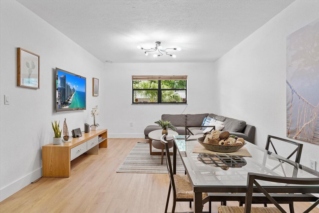 05-3522 NE 166th St #6_7