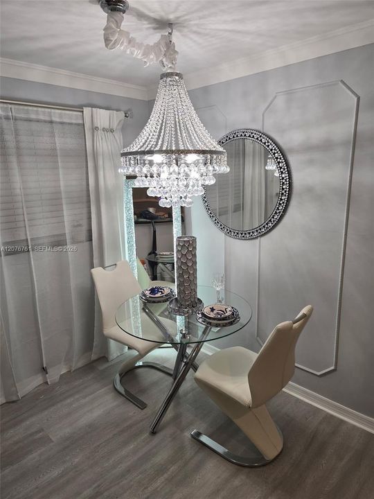 For Sale: $139,900 (2 beds, 1 baths, 870 Square Feet)