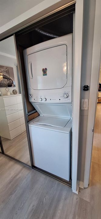 For Sale: $139,900 (2 beds, 1 baths, 870 Square Feet)