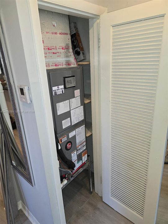 For Sale: $139,900 (2 beds, 1 baths, 870 Square Feet)