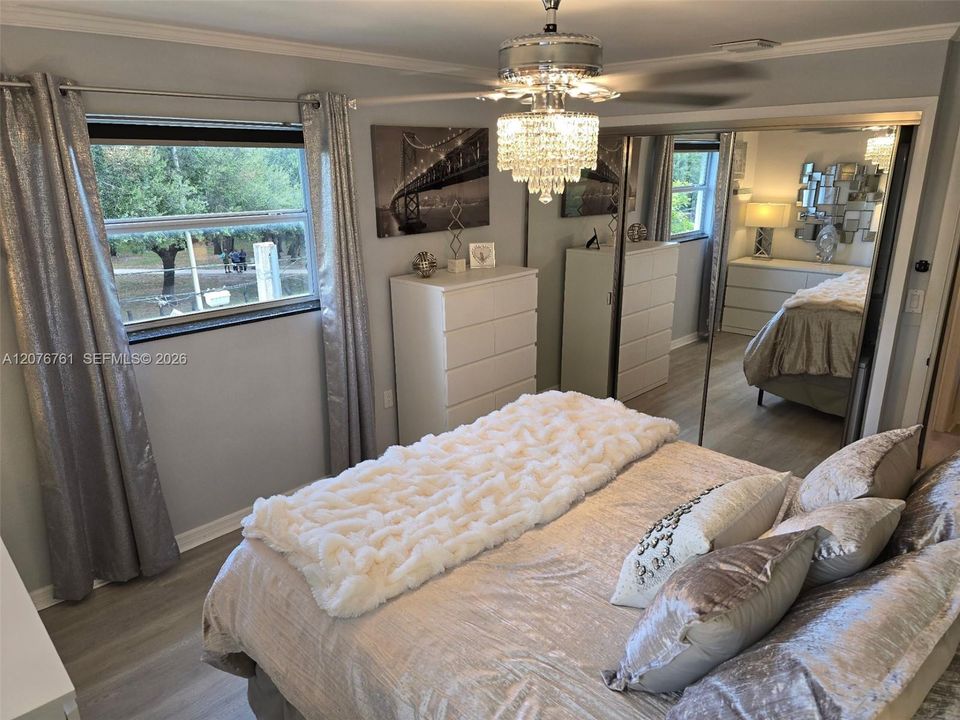 For Sale: $139,900 (2 beds, 1 baths, 870 Square Feet)