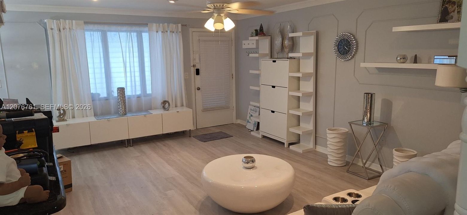 For Sale: $139,900 (2 beds, 1 baths, 870 Square Feet)