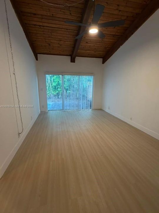 For Rent: $2,500 (2 beds, 2 baths, 1076 Square Feet)