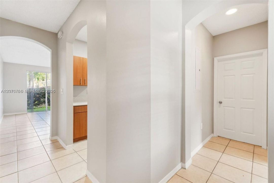 For Rent: $2,550 (4 beds, 3 baths, 1544 Square Feet)