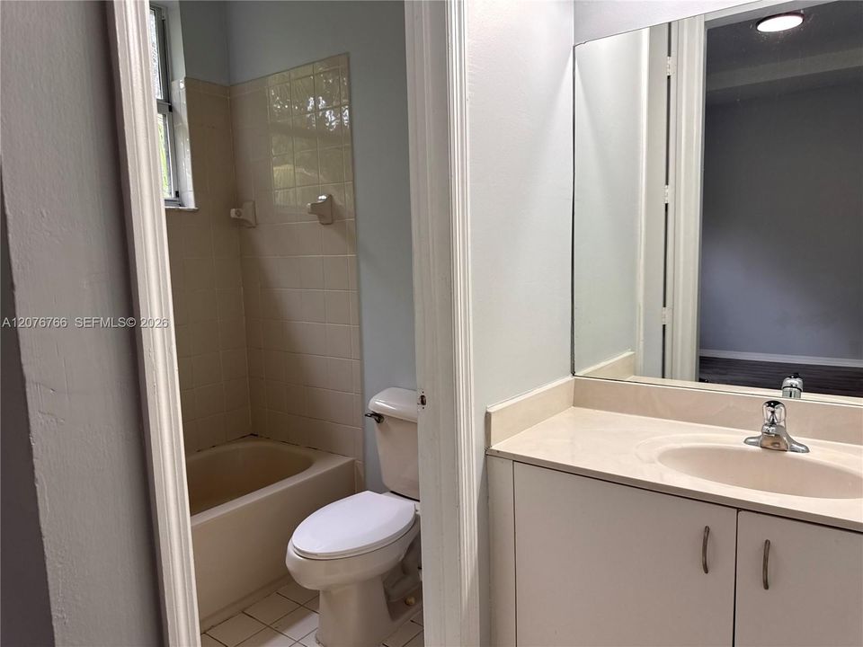 For Rent: $2,550 (4 beds, 3 baths, 1544 Square Feet)