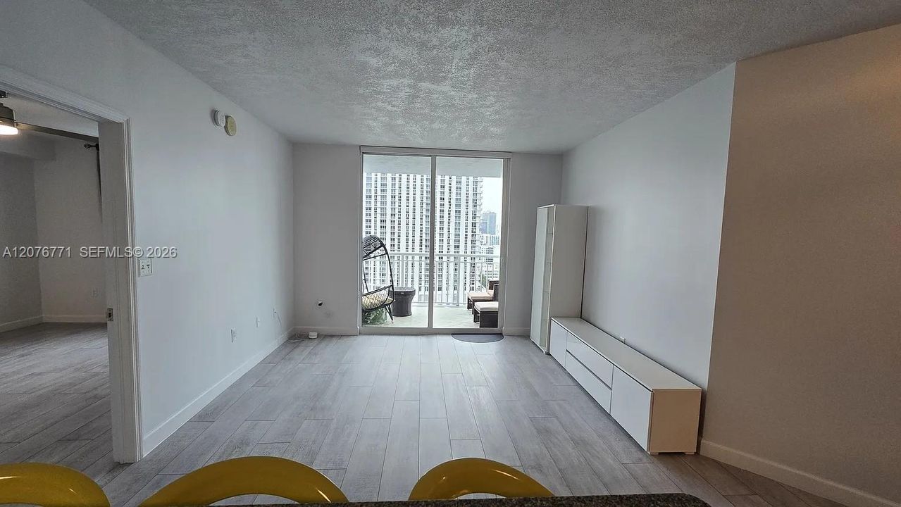 En Venta: $429,000 (2 camas, 2 baños, 1087 Pies cuadrados)