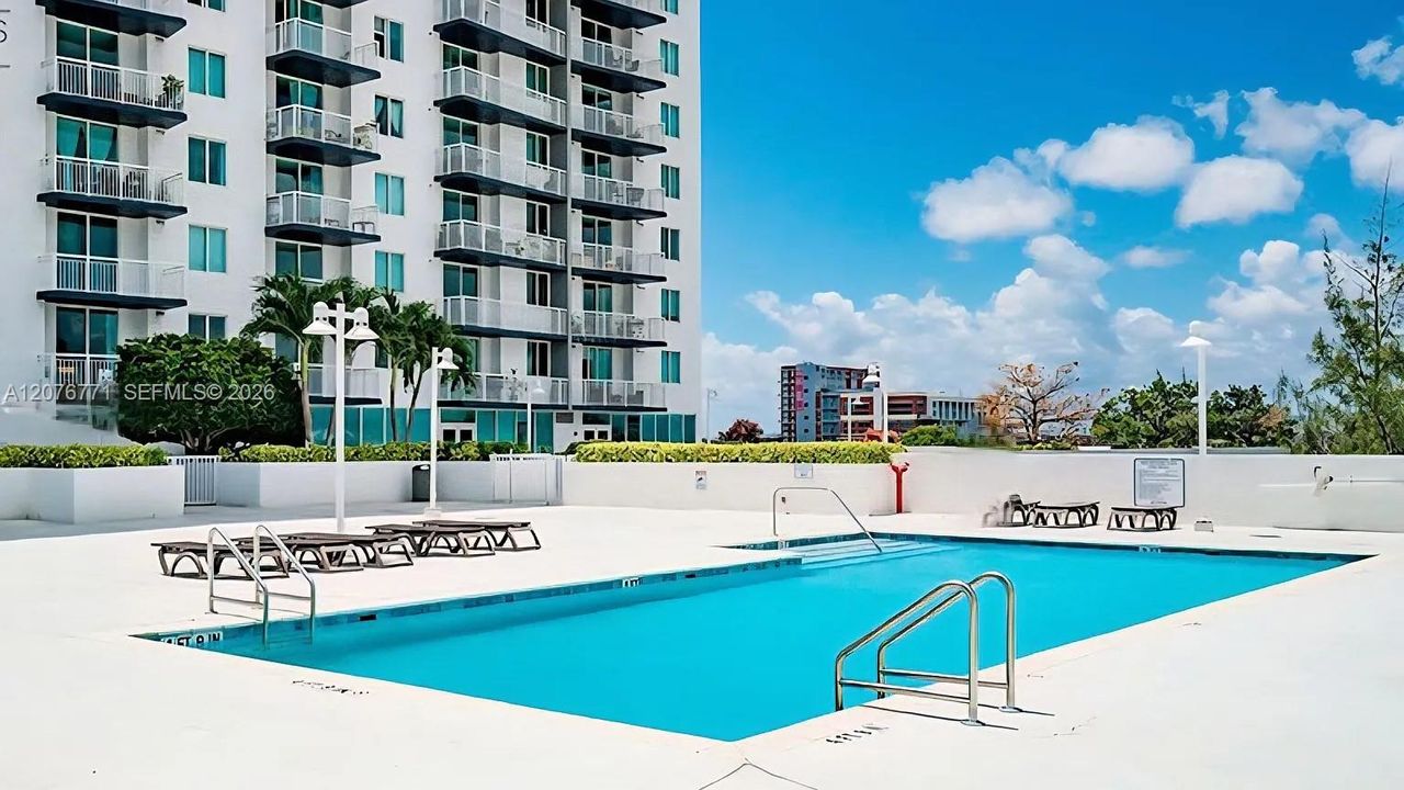 En Venta: $429,000 (2 camas, 2 baños, 1087 Pies cuadrados)