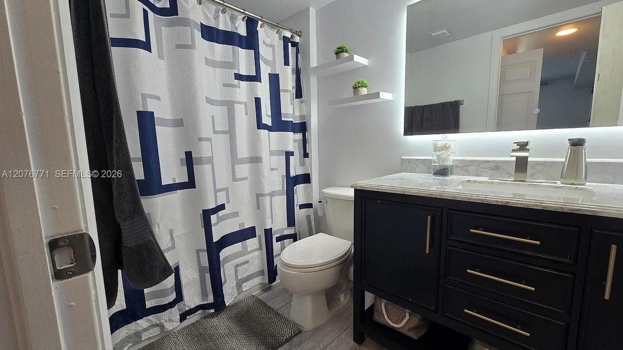 En Venta: $429,000 (2 camas, 2 baños, 1087 Pies cuadrados)
