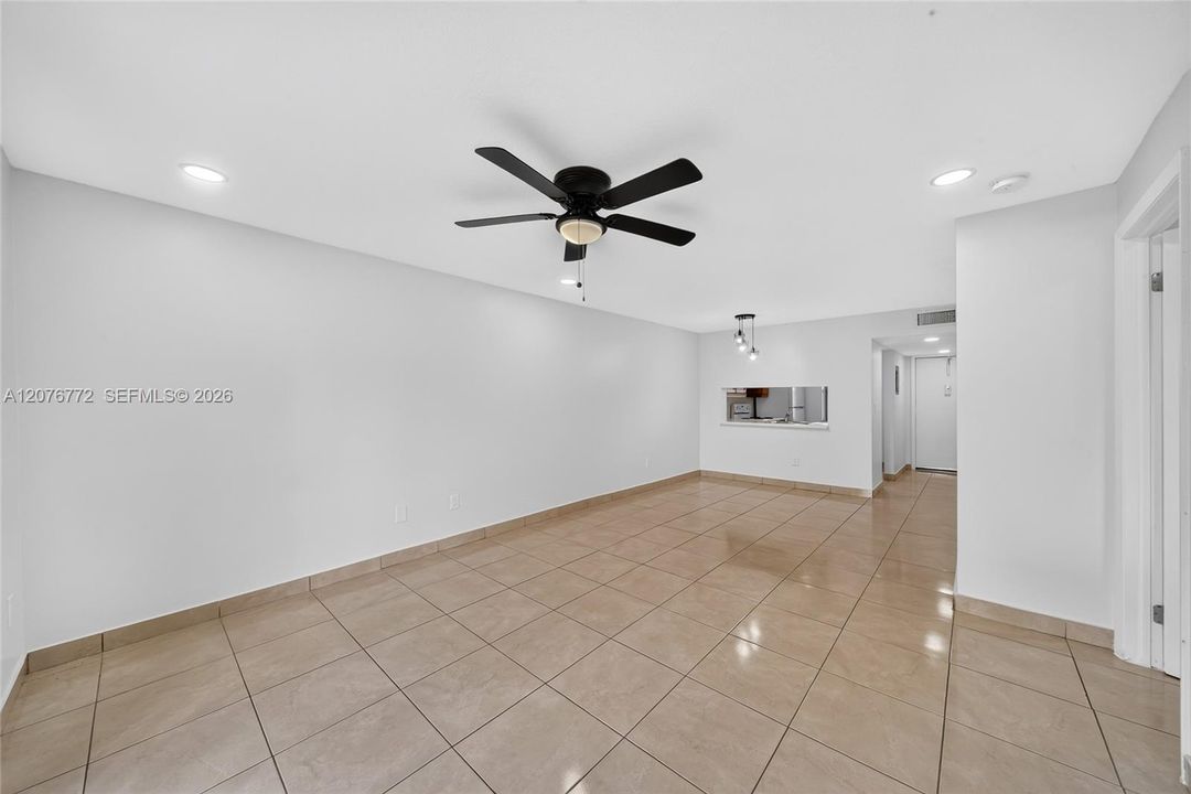В аренду: $2,200 (2 спален, 2 ванн, 768 Квадратных фут)