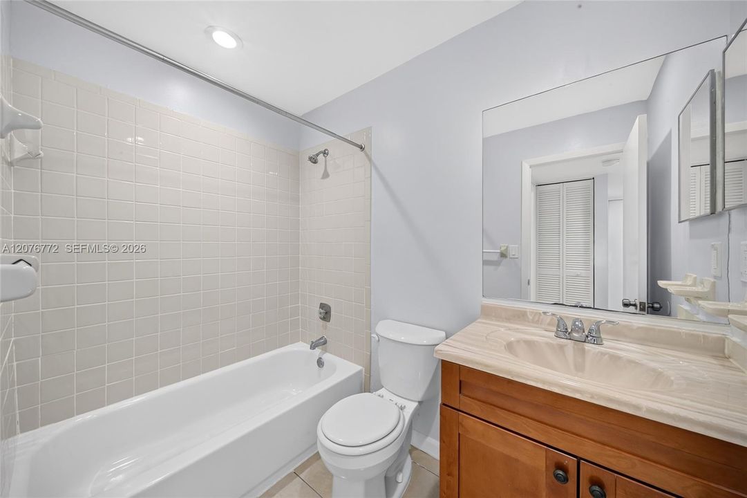 В аренду: $2,200 (2 спален, 2 ванн, 768 Квадратных фут)