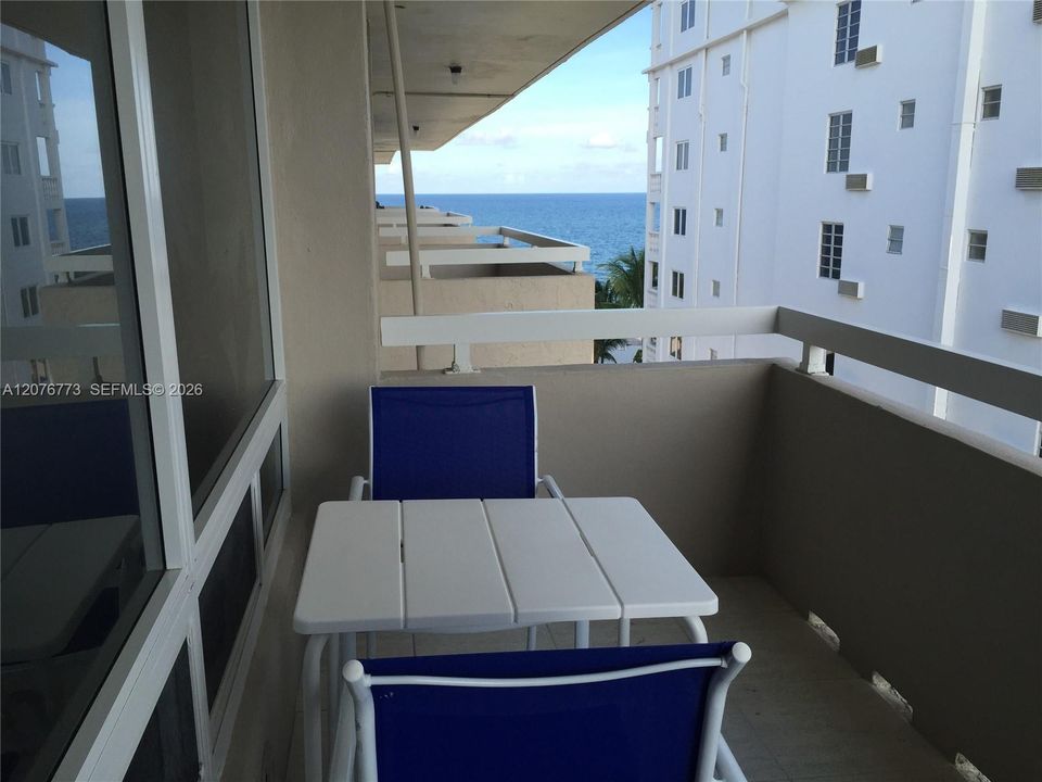 For Rent: $2,500 (1 beds, 1 baths, 820 Square Feet)