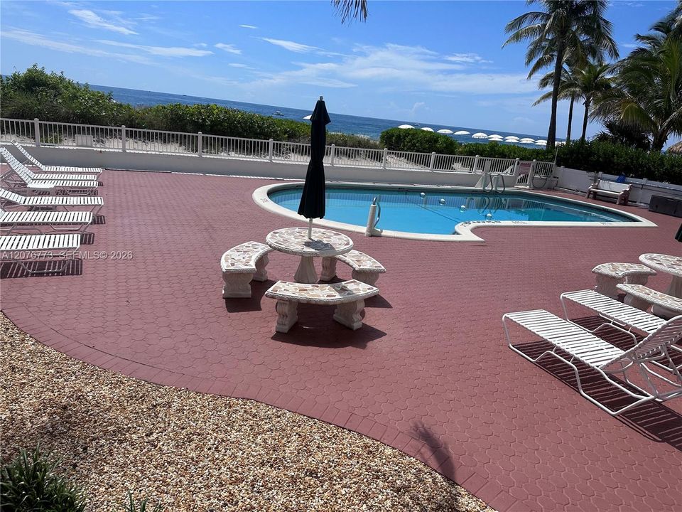 For Rent: $2,500 (1 beds, 1 baths, 820 Square Feet)