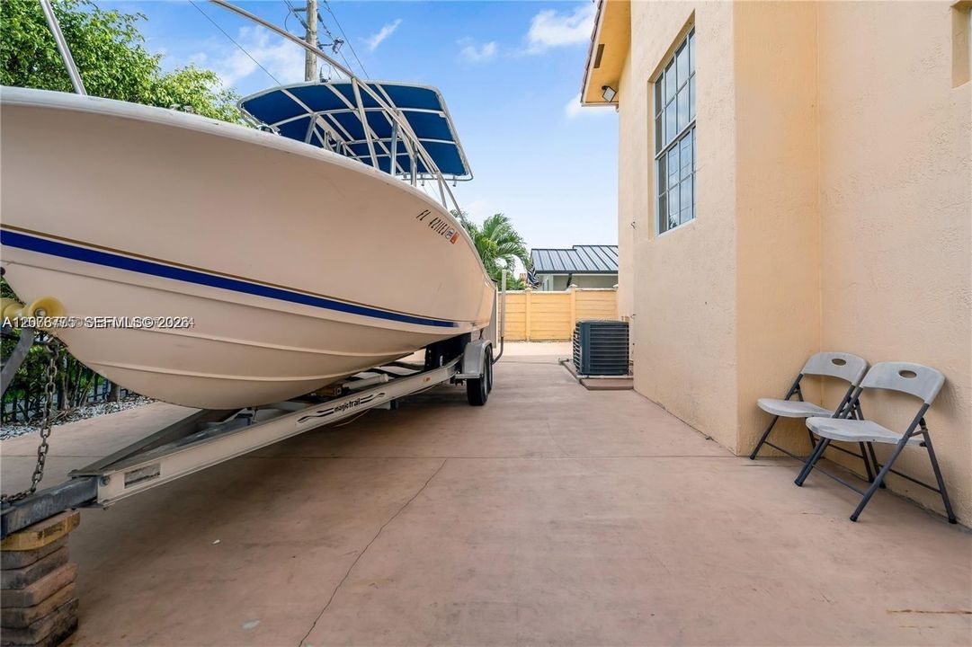 En Venta: $1,100,000 (5 camas, 4 baños, 2539 Pies cuadrados)