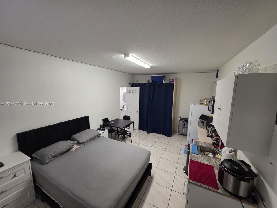 En Venta: $1,100,000 (5 camas, 4 baños, 2539 Pies cuadrados)