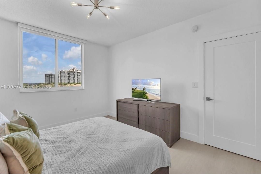 For Rent: $3,400 (2 beds, 2 baths, 1074 Square Feet)
