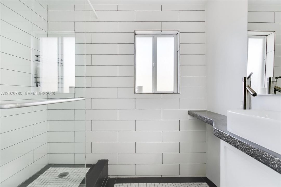 For Rent: $5,500 (2 beds, 2 baths, 1174 Square Feet)