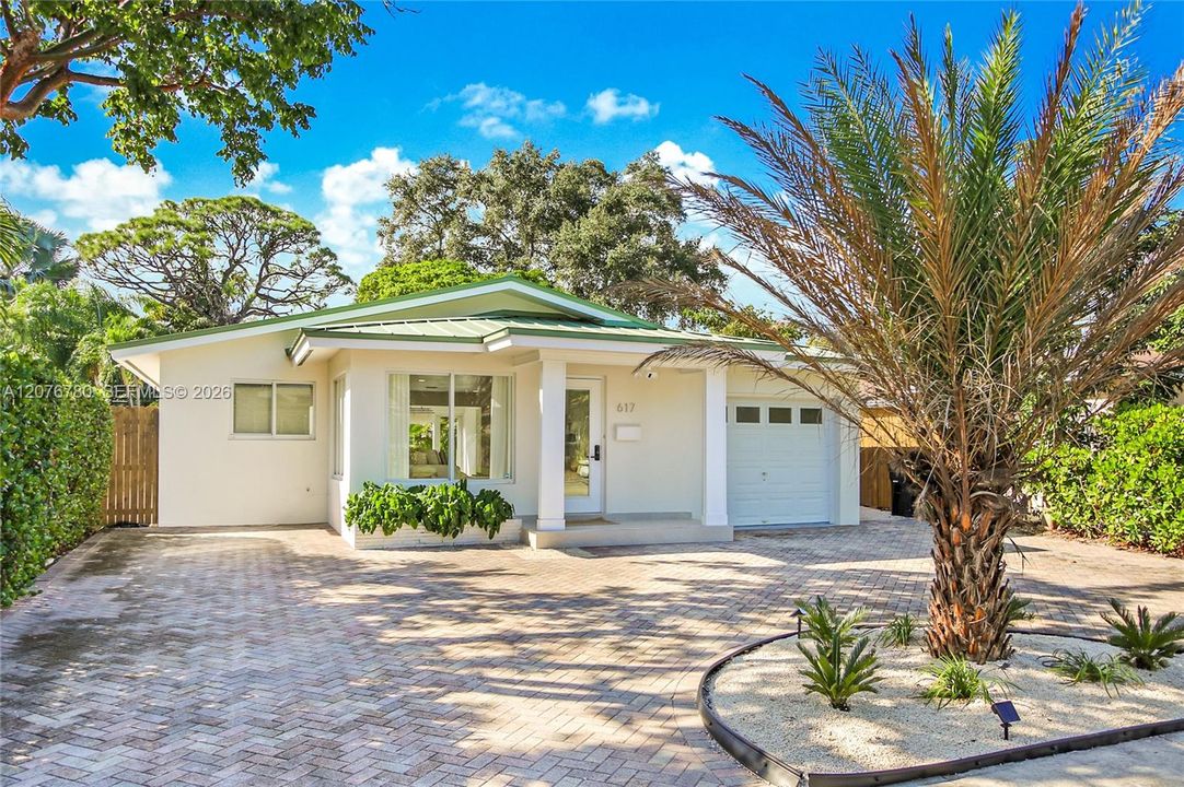 For Rent: $5,500 (2 beds, 2 baths, 1174 Square Feet)