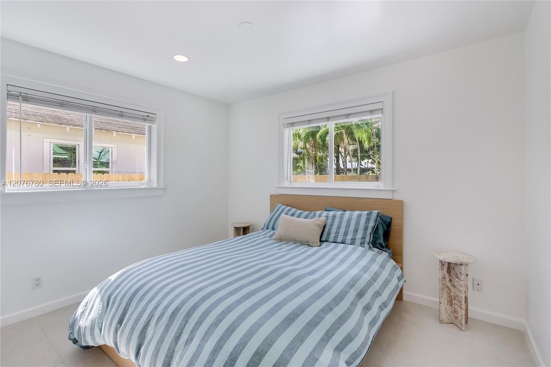 For Rent: $5,500 (2 beds, 2 baths, 1174 Square Feet)