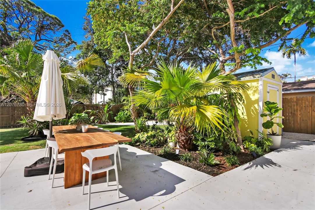 For Rent: $5,500 (2 beds, 2 baths, 1174 Square Feet)