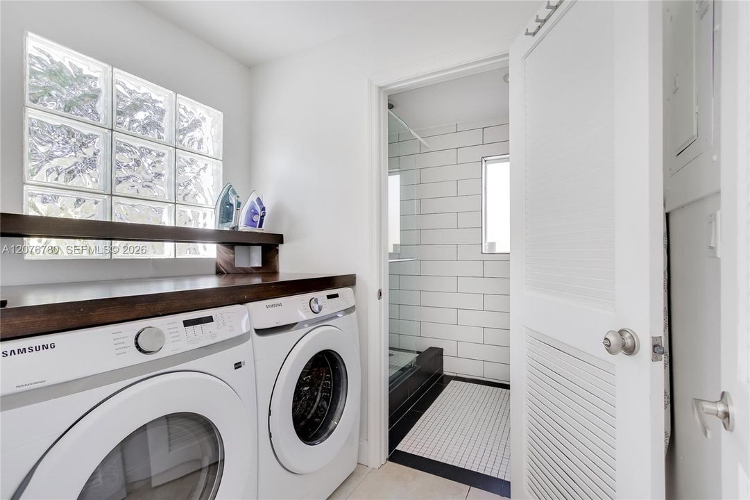 For Rent: $5,500 (2 beds, 2 baths, 1174 Square Feet)