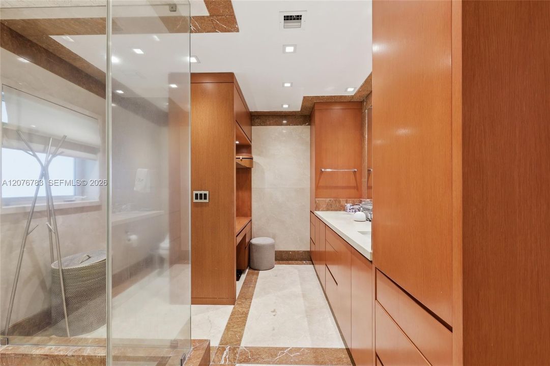 For Sale: $6,350,000 (4 beds, 3 baths, 2761 Square Feet)