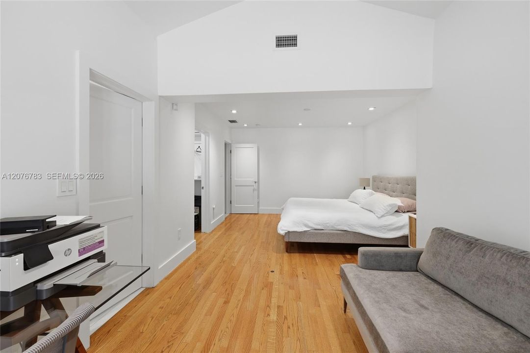 For Sale: $6,350,000 (4 beds, 3 baths, 2761 Square Feet)