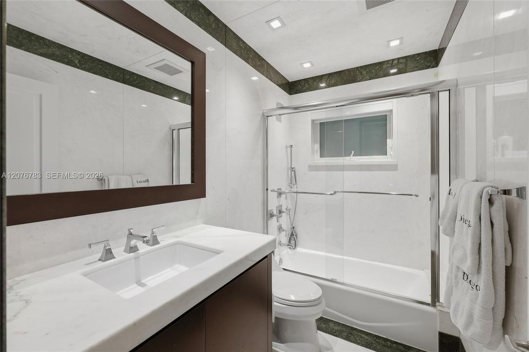 For Sale: $6,350,000 (4 beds, 3 baths, 2761 Square Feet)